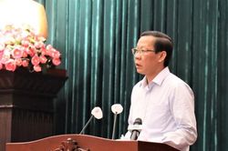 Chủ tịch TP. HCM: Cần mạnh mẽ cải thiện môi trường đầu tư, tháo gỡ khó khăn cho doanh nghiệp và người dân