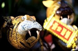 Hổ vằn ôm gốc dừa, bonsai độc giá 3 triệu đồng chơi Tết