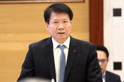 Truy tố thứ trưởng Bộ Y tế Trương Quốc Cường vì liên quan vụ buôn bán thuốc giả