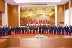 Giữ gìn, phát huy mối quan hệ gắn bó keo sơn giữa Việt Nam và Lào