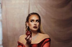 Fan phát sốt chỉ vì 1 bức ảnh của Adele
