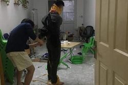 Điều tra thông tin nhóm người bịt mặt vào chung cư xịt hơi cay để cướp