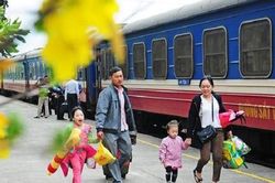 Đừng để đường về quê của người dân thêm xa!
