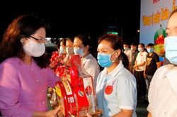 TP. HCM chi hơn 900 tỷ đồng để chăm lo Tết Nguyên đán 2022 cho người dân