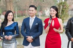 Á hậu Thụy Vân mặc váy xẻ vòng 1 nóng bỏng bên dàn diễn viên đình đám của VFC