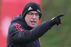 Rangnick cảnh báo cầu thủ MU: 'Pressing theo cách của tôi hoặc bị tống cổ'