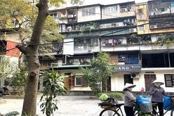 Di dời người dân thuộc các chung cư cũ nguy hiểm trong quý I/2022
