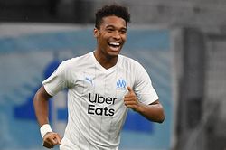 Chuyển nhượng 11/1: MU theo đuổi tiền vệ của Marseille, Barcelona gây sốc với Oscar