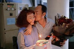 Tiến Luật tạo bất ngờ cho bà xã nhân dịp tròn 11 năm ngày cưới