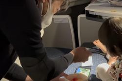 Sướng như Đàm Thu Trang: Có ông xã vừa giỏi kiếm tiền lại khéo chăm con, nhìn clip này của Cường Đô La mà thán phục