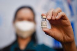Phân bổ 8,2 triệu liều vaccine Pfizer
