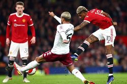 Berbatov: 'Rashford nên gặp Ronaldo'