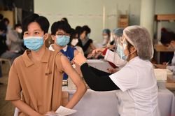 Dấu hiệu nào ở trẻ cần đến bệnh viện sau khi tiêm vaccine?