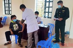 Nhiều khó khăn trong việc tiêm vaccine ở các huyện vùng cao Điện Biên