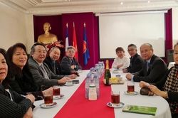 Đại sứ Đinh Toàn Thắng tiếp Hội Thân hữu Việt kiều Ai-Lao tại Pháp