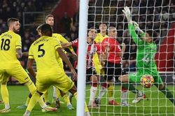 Southampton 'vùi dập' Brentford ở trận đá bù vòng 18 Ngoại hạng Anh