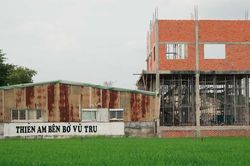 Đề nghị gỡ ảnh trẻ em trên mạng vụ Tịnh thất Bồng Lai