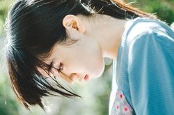 Chồng không một xu dính túi nhưng vẫn 'chơi trội' mừng tân gia 5 triệu, biết nguồn gốc số tiền, tôi đờ đẫn cả người