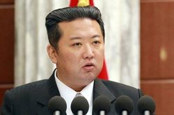 Ông Kim Jong Un kêu gọi tăng cường sức mạnh quân sự