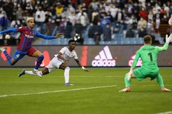 Thắng Barca, Real Madrid giành vé vào chung kết Siêu cúp Tây Ban Nha