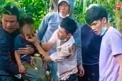 Clip Nhóm thợ sơn giải cứu cháu bé rơi xuống giếng sâu 20m