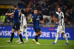 Cựu sao MU hóa người hùng phút 121, Inter đoạt Siêu cúp Italy
