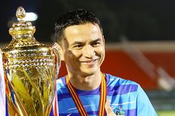 Kiatisuk muốn sang J-League nhưng vẫn quyết vô địch V-League