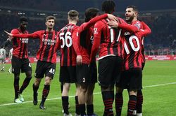 Milan ngược dòng giành chiến thắng ở Coppa Italia