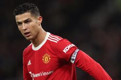 Nỗi buồn Ronaldo giải thích tại sao MU vẫn mãi tụt lùi