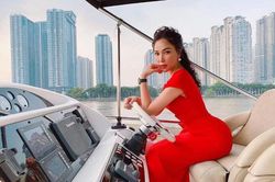 Giữa lùm xùm tiểu tam, soi tài sản đồ sộ của Quỳnh Thư