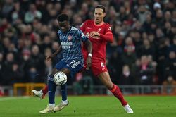 'Chấp' Xhaka, Arsenal vẫn cầm hòa Liverpool