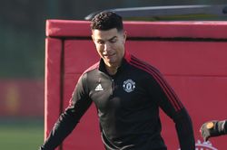 Ronaldo báo tin dữ cho MU