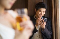 Dấu hiệu nhận biết đàn ông phản bội vợ: Sau khi trở về nhà thường làm 4 việc này