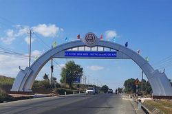 Kon Tum: Yêu cầu tháo dỡ 5 cổng chào xây dựng trái phép trên QL14