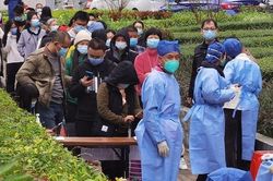 Phát hiện ca Omicron cộng đồng, thành phố Trung Quốc thắt chặt kiểm soát