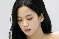 Jisoo lên phim makeup nhạt nhòa, gương mặt già nua và lộ toàn bộ khuyết điểm