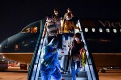 Nỗ lực nối lại bay quốc tế