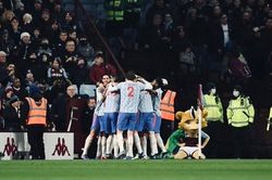 ĐIỂM NHẤN Aston Villa 2-2 MU: Bruno Fernandes hồi sinh, MU vẫn đầy rẫy vấn đề