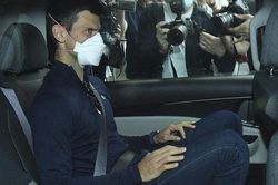 Vì sao Djokovic thua kiện vụ visa và phải rời Úc?