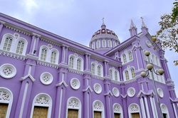 Mê mẩn trước vẻ đẹp đầy màu sắc của những nhà thờ tại xứ Nghệ
