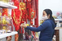 Đa dạng vật phẩm trang trí Tết Nhâm Dần 2022