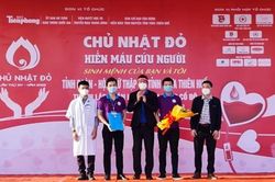 Y tế - Sức khỏe Tin tức y tế Gần 400 lượt đoàn viên tham gia hiến máu hưởng ứng 'Chủ nhật Đỏ'