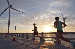 Marathon Trung Nam 'Vượt Trùng Khơi' - tự hào chạy trên vùng biển quê hương