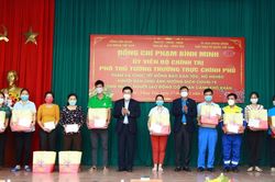 Phó Thủ tướng Phạm Bình Minh thăm, tặng quà Tết tại Bà Rịa - Vũng Tàu