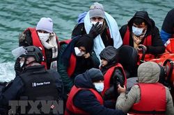 Iraq hồi hương gần 4.000 người di cư từ khu vực biên giới BelarusTin khácQuy định 37 về những điều đảng viên không được làm: Lăng kính để đảng viên tự soi, tự sưảTiêm nhắc lại mũi 3 vắc xin COVID-19: Đảm bảo an toàn, nhanh chóng, hiệu quả