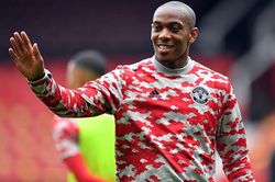Tin MU 18/1: MU bổ nhiệm HLV vào cuối mùa. Martial xác định điểm đến tương lai