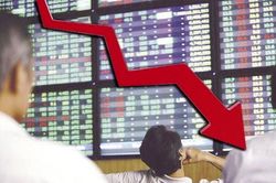 Bán mạnh cuối phiên, VN-Index mất mốc 1.440 điểm