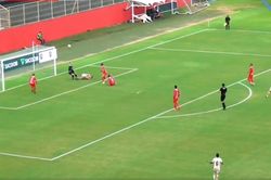 Bàn thắng 'rùa' nhất mọi thời đại