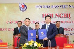 Tiếp tục nỗ lực phấn đấu thêm thành tựu mới cho nhiệm kỳ mới