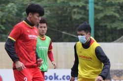 Bùi Tiến Dũng phải sinh hoạt riêng